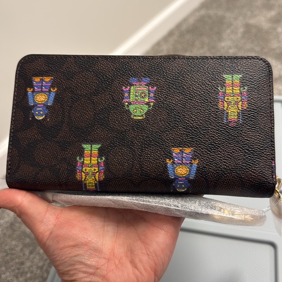Coach Cosmic Coach Long Zip Around Wallet In Signature Canvas With Robot Print - Picture 7 of 8